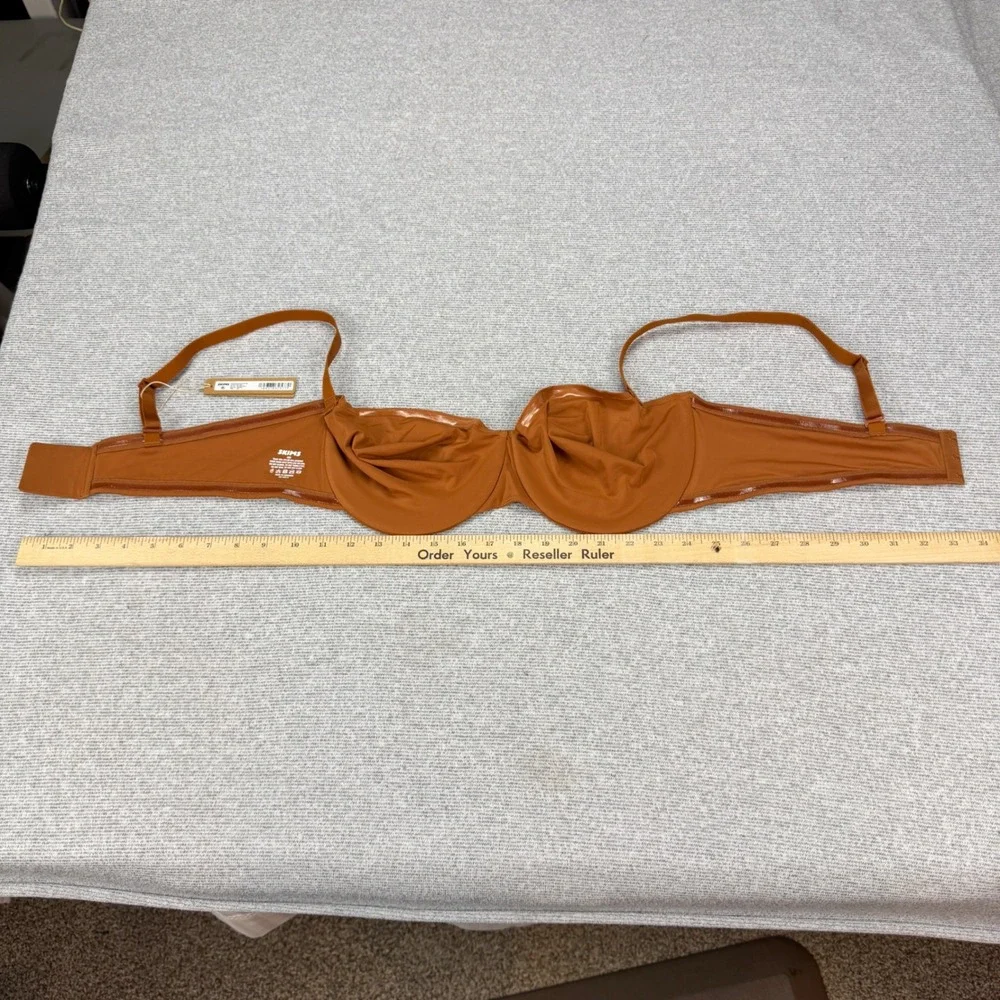 SKIMS Smoothing Intimates Strapless Bra Bronze Underwire 42D BA-BAN-2607 NWT - Picture 9 of 14